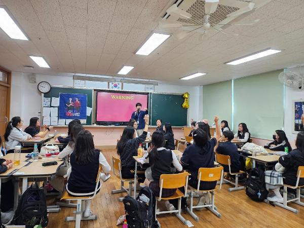 진로캠프 프로그램 운영  (1,2학년)